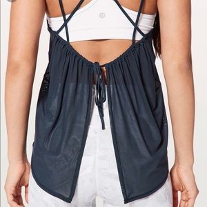 Lululemon Such a Cinch Tank navy 6